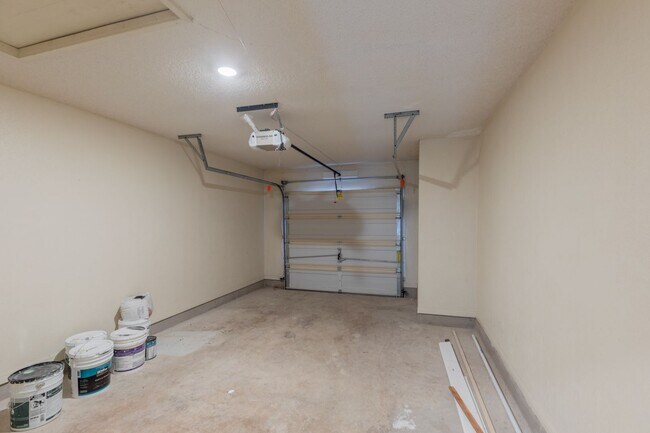 Building Photo - Rawhide Loop, 317/319