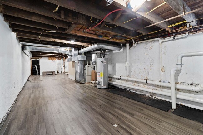 Building Photo - 3 bed 3bath