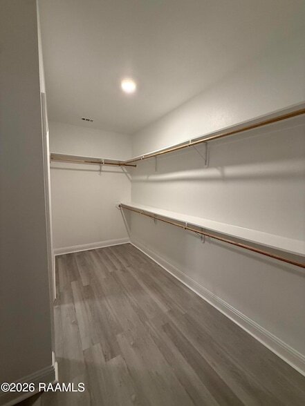 Building Photo - 404 Sparrowhawk St