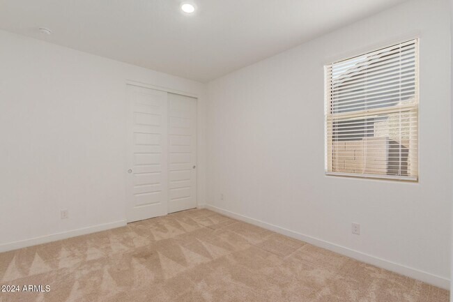 Building Photo - 8911 W Solano Dr