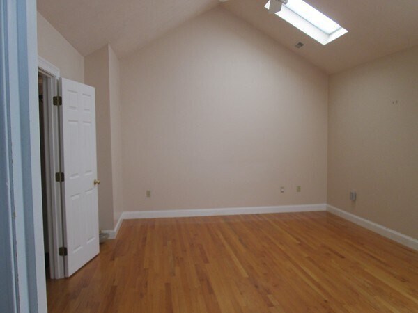 Building Photo - 19 Vincent Ave