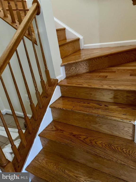 Building Photo - 614 Eisenhower Dr