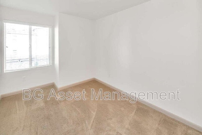 Building Photo - 1459 MacArthur Blvd