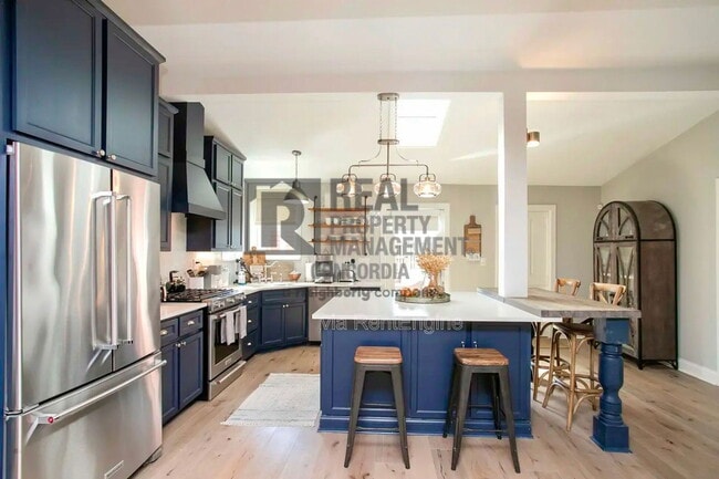 Building Photo - 1208 Woodland St