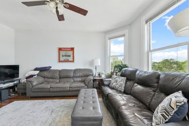 Building Photo - 34-36 Boston St