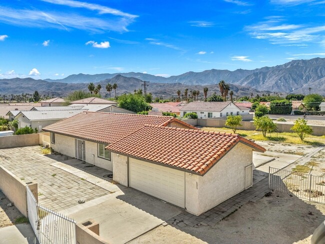 Building Photo - 33515 Wishing Well Trail