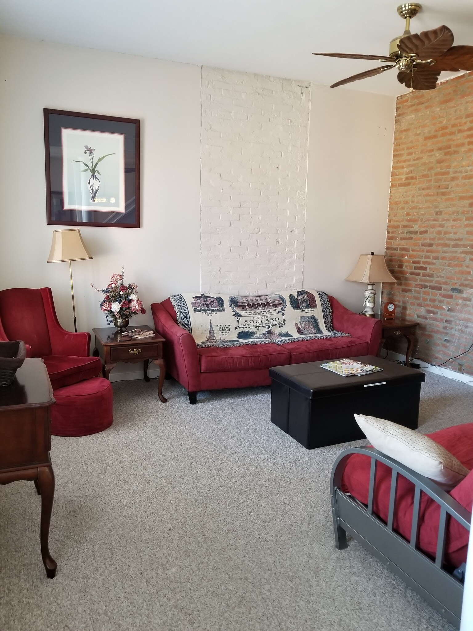 living rom - 1916 S 10th St