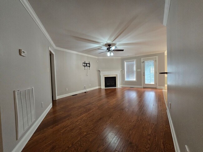 Building Photo - 641 Orchard Falls Dr