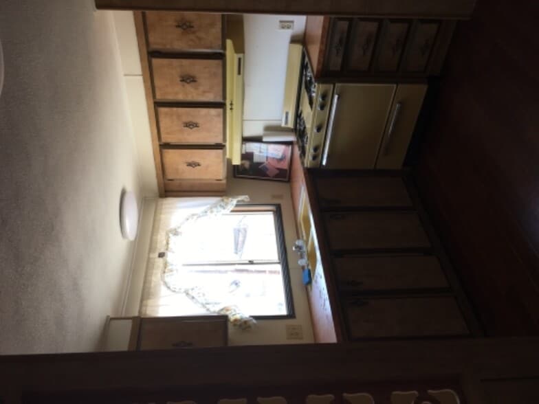 Building Photo - 1234 Swan Dr