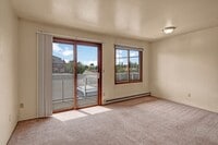 Arbor Pointe Apartments - Living room - Arbor Pointe
