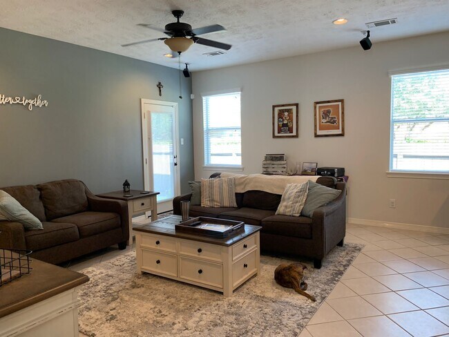 Building Photo - 2898 Torano Cir