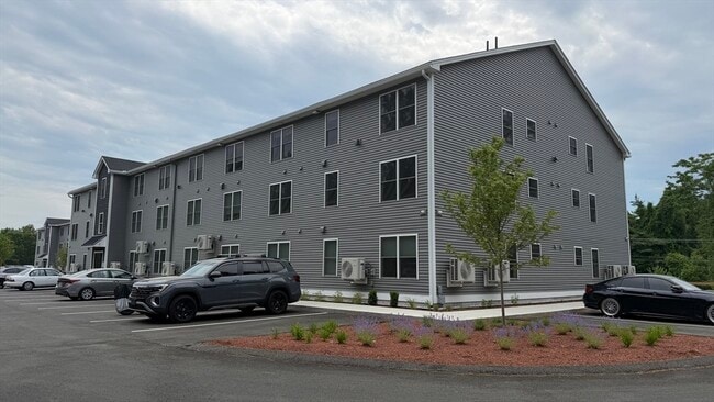 Building Photo - 251 Sladen St