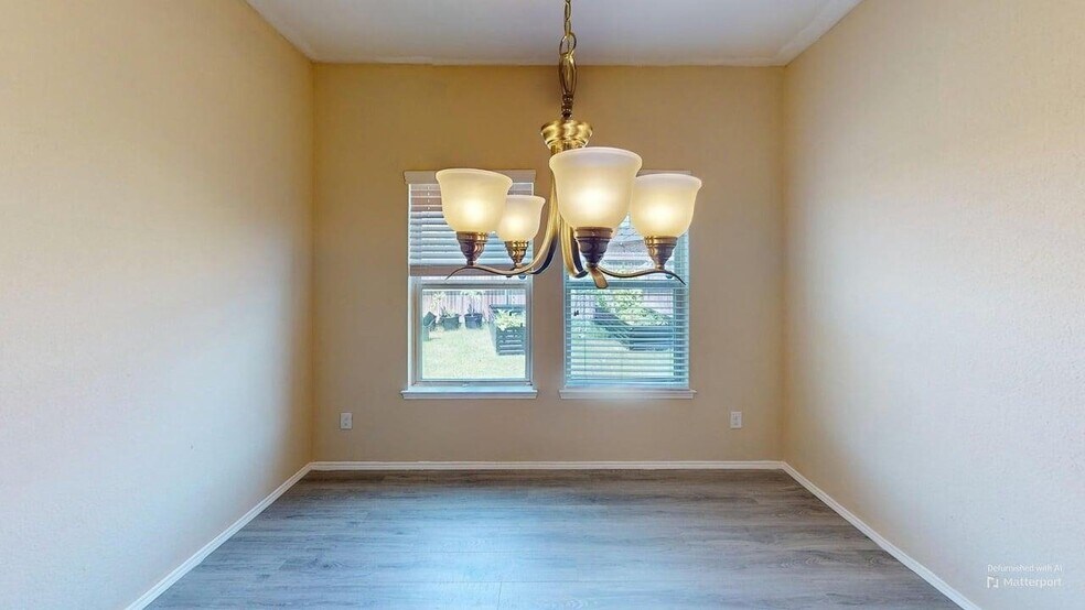 Building Photo - 400 Plum Ct