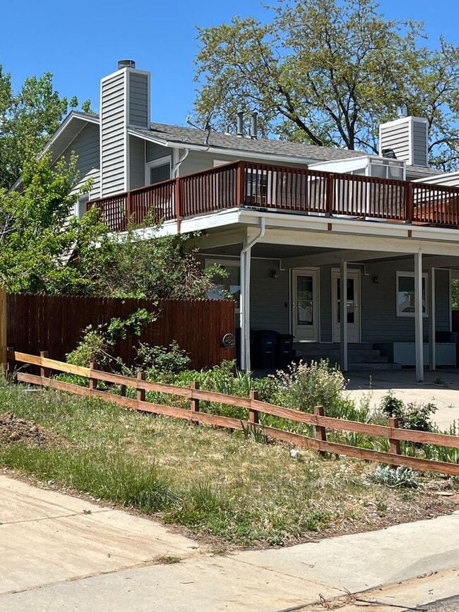 Building Photo - 4 Bedroom Gardener's Delight With Rooftop Patio, Privacy and Covered Parking