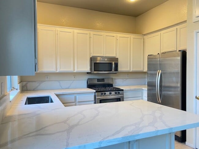 Building Photo - Detached Mira Mesa Home in Gated Community