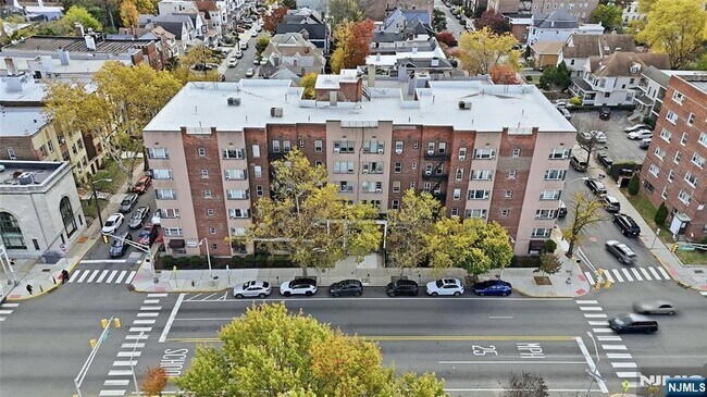 Building Photo - 2520 John F. Kennedy Blvd