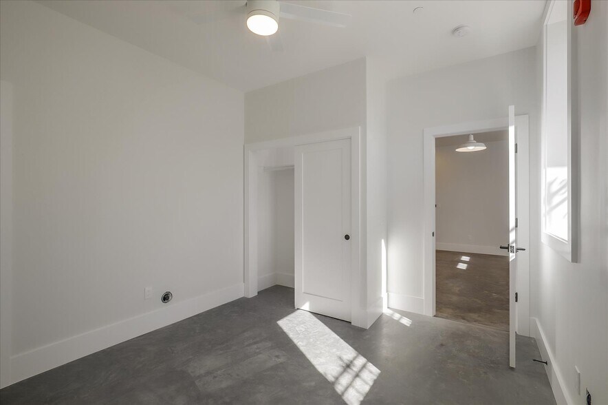 Building Photo - 1550 8th St