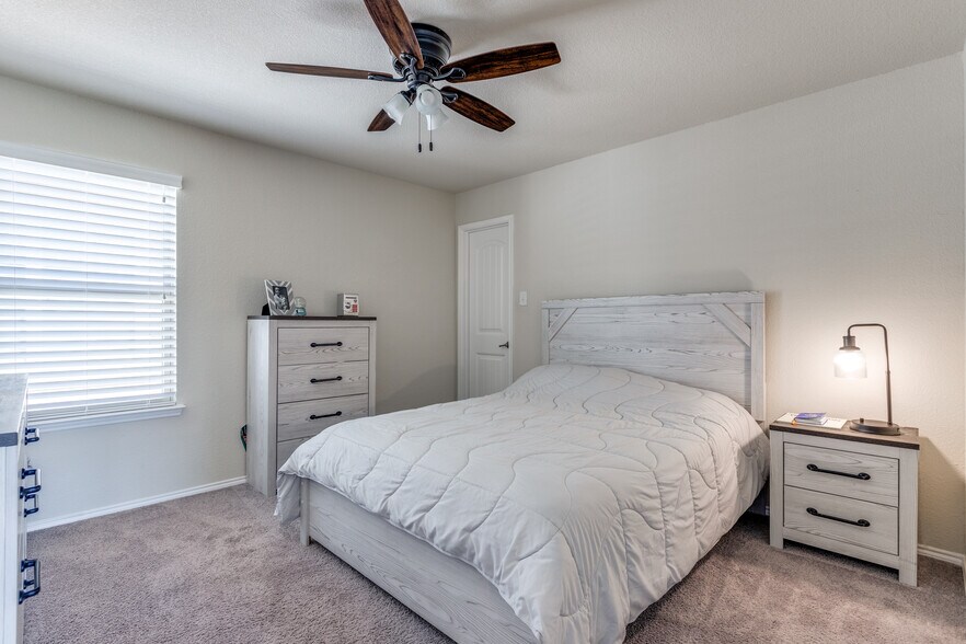 Building Photo - 1000 Marietta Ln