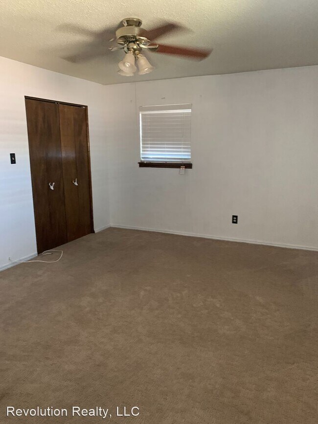 Building Photo - 3 br, 2 bath House - 1900 Carlyle Drive