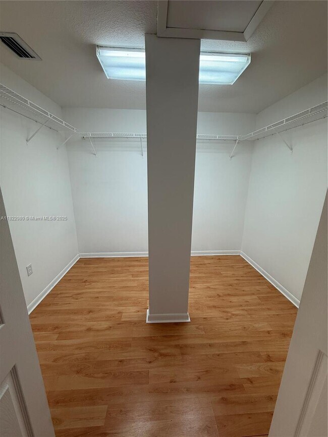 Building Photo - 9286 SW 146th Ct