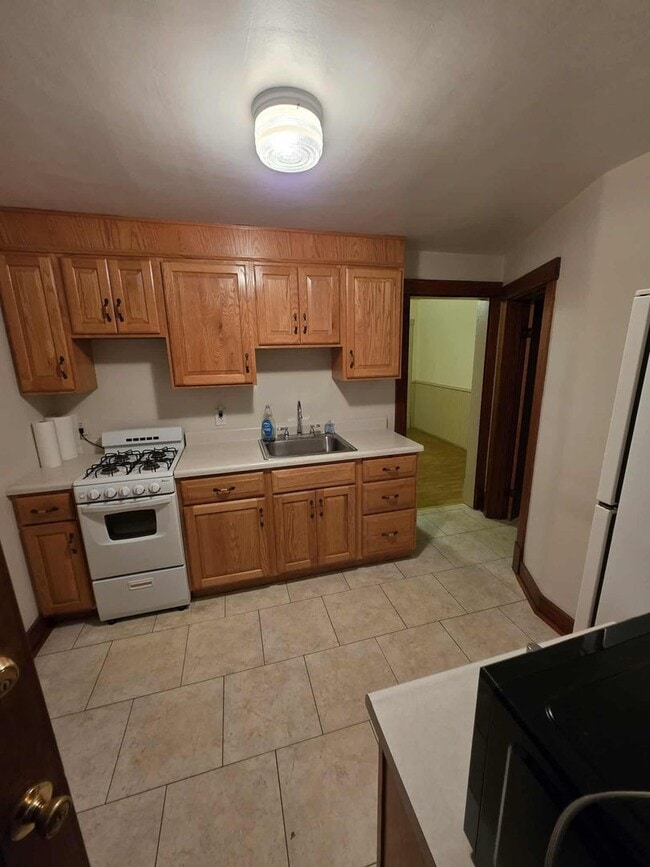 Building Photo - 1 Bedroom 1 Bathroom House For Rent *With ...