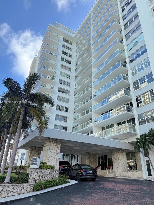 Building Photo - 5750 Collins Ave