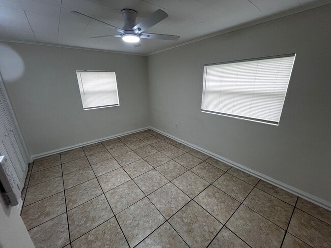 Building Photo - 1017 Hardwick Ave