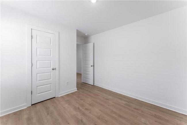 Building Photo - 103 S Maroon Ave