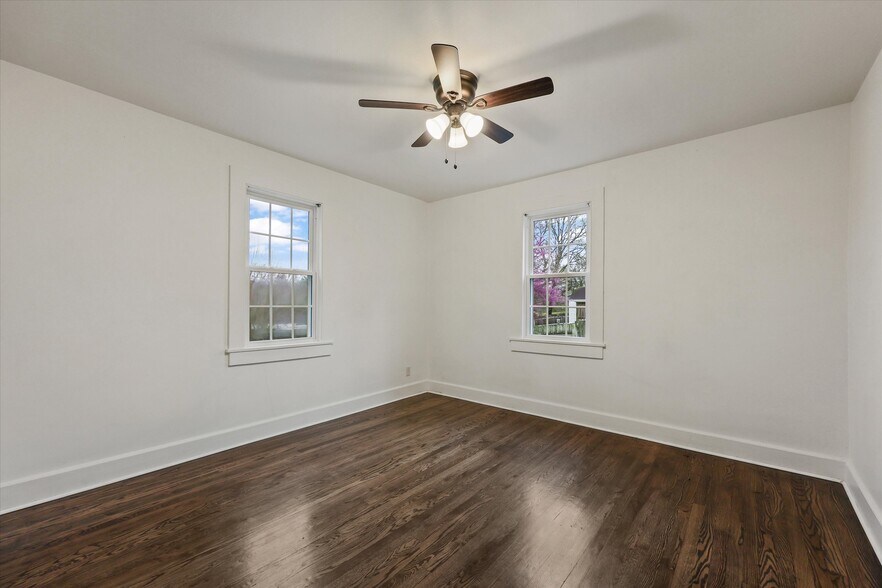 Building Photo - 3232 Fairmont Blvd