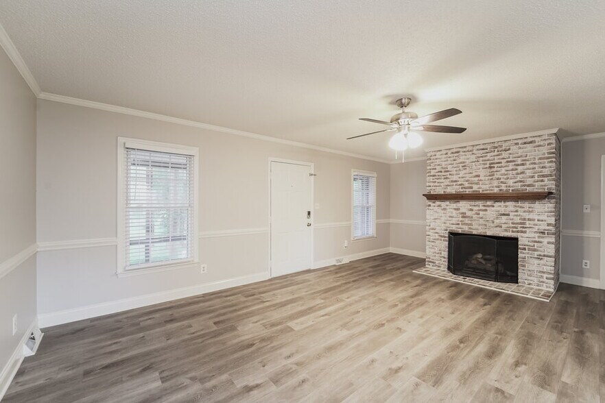 Building Photo - 2215 Knollgate Dr
