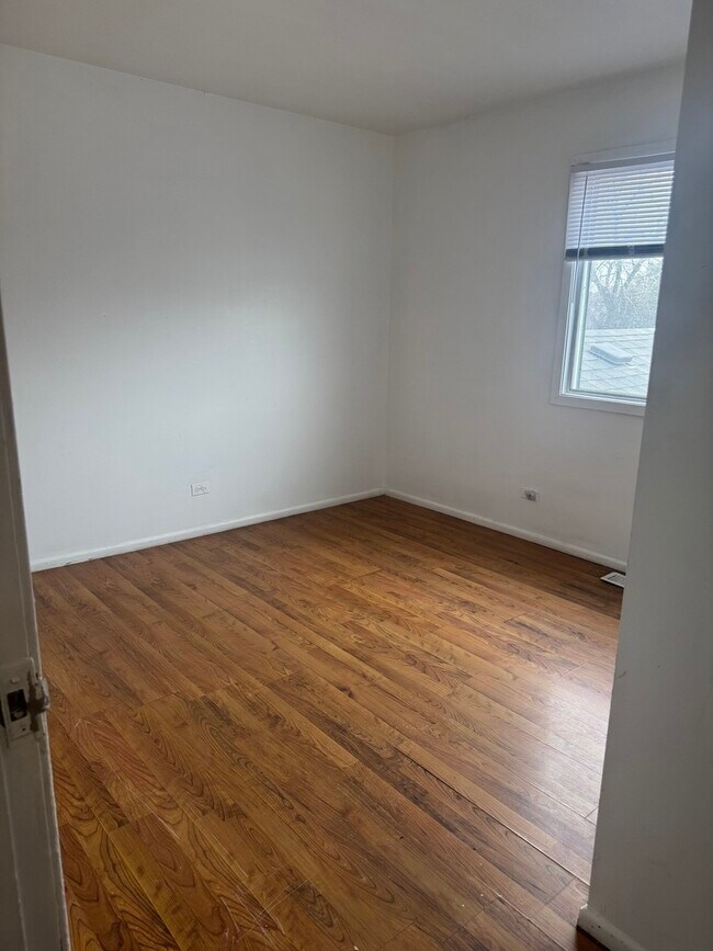 Building Photo - 2333 Windsor Ln