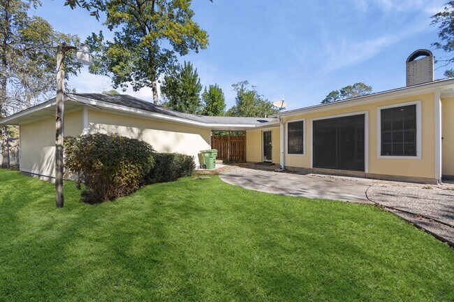 Building Photo - 25 Little John Ln