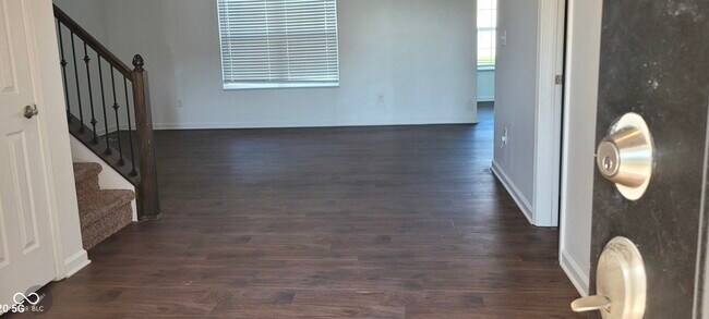 Building Photo - 570 Freedom Dr