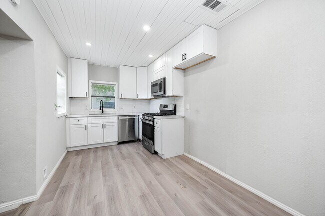 Building Photo - 4356 Phlox St