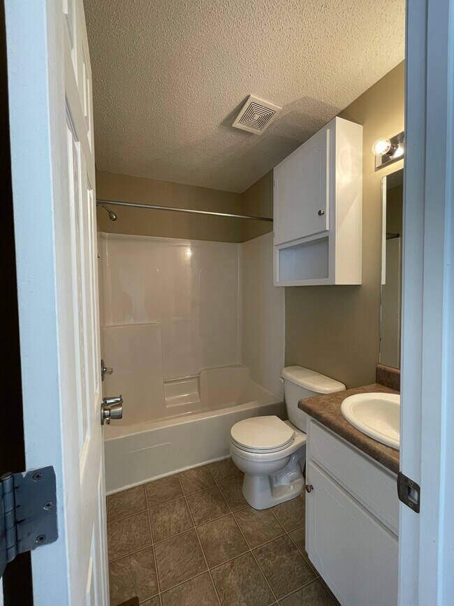 Building Photo - 225 Wakefield Way