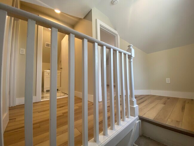 Building Photo - 275 Avenue B