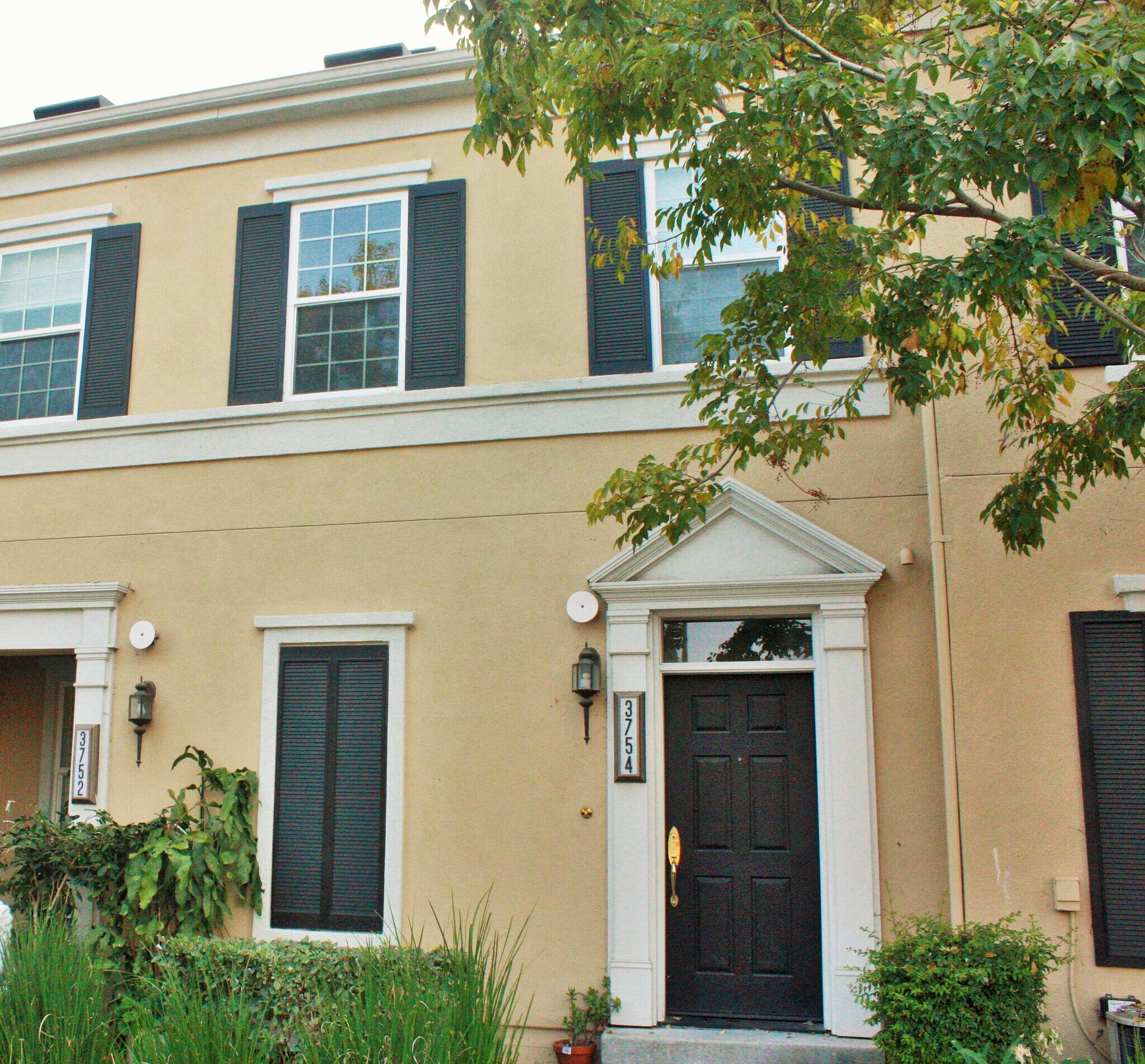 Building Photo - 3754 Central Pky