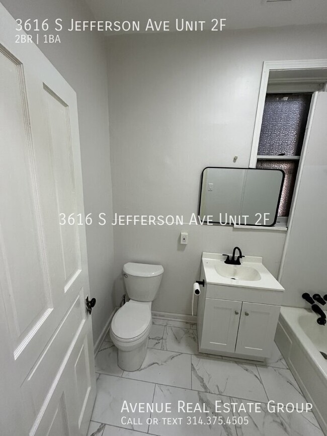 Building Photo - Spacious 2-Bedroom 1-Bathroom in Saint Lou...