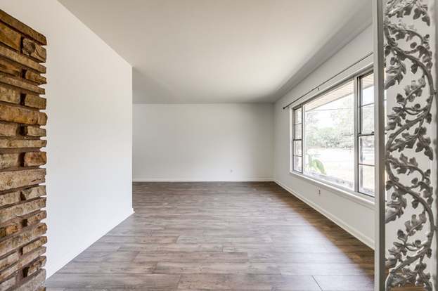 Building Photo - 600 Antler Dr
