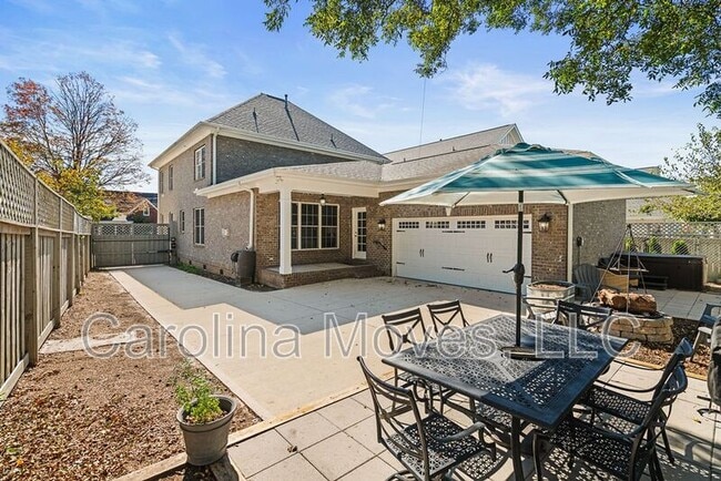 Building Photo - 7 James St