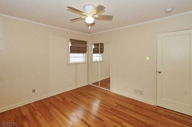 Building Photo - 7 Osage Dr