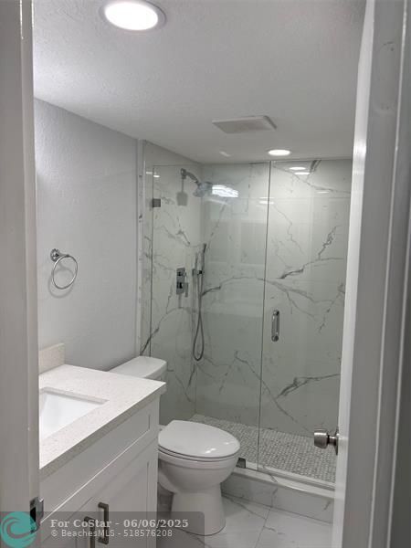 Building Photo - 8411 Lagos De Campo Blvd