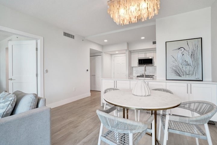 Building Photo - 700 E Boynton Beach Blvd