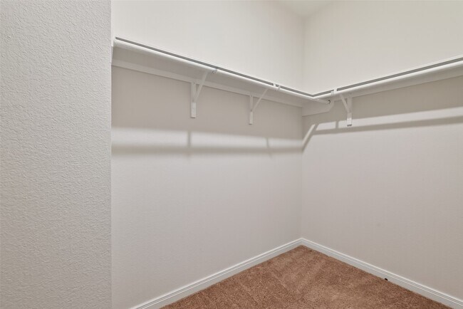 Building Photo - 5907 Osprey Dr