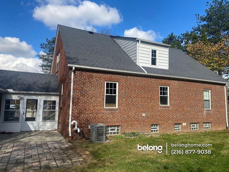 Building Photo - 30871 Lorain Rd