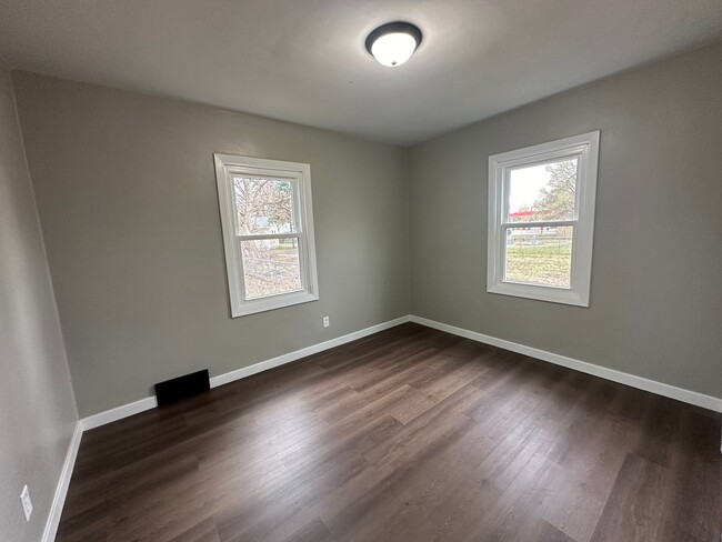 Building Photo - Remodeled 3 bed, 1 bath home for rent in W...