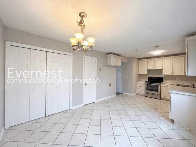 Building Photo - 1588 King James Dr