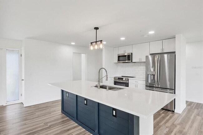 Building Photo - 2460 Whippoorwill Cir
