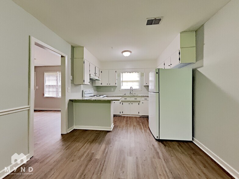 Building Photo - 108 Winnetka Way