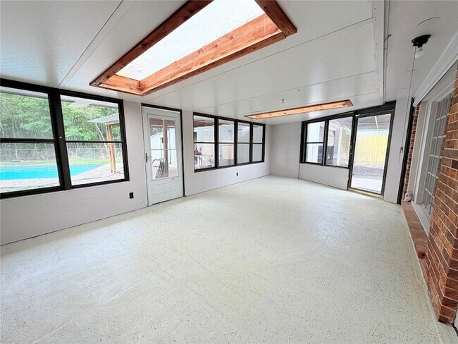 Building Photo - 20729 Canterbury Ln